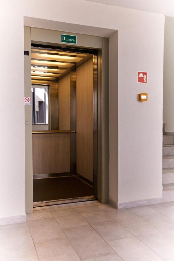 Starlight Silver Szeged - Exclusive Εξωτερικό φωτογραφία
